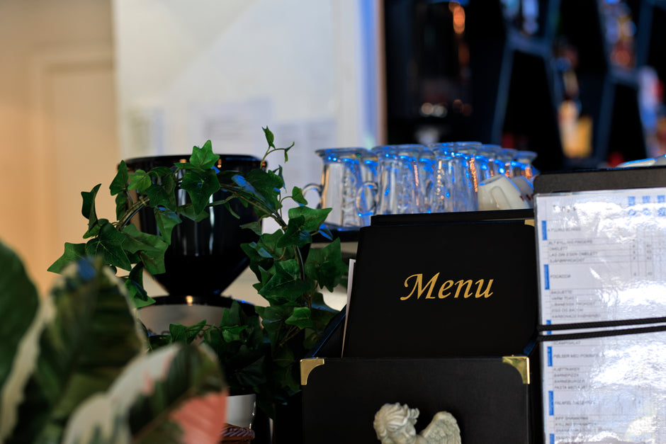Glass og detaljer fra restauranten